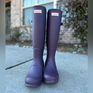 Hunter Boots Tall Grape barely used size 5